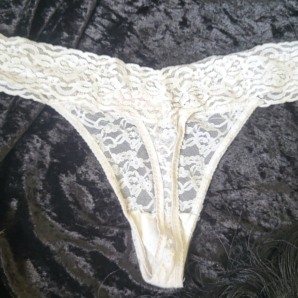 No Boundaries Ivory Floral Lace Thong